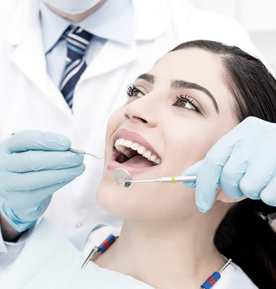 La pose d’implants dentaires est-elle douloureuse ?